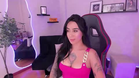 Snapshot of emmyevans1 chatting on September 15, 7:43 pm Emmy Evans  online show from September 15, 7:43 pm