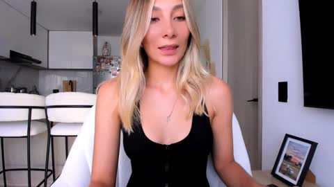 Snapshot of emyconneer chatting on January 19, 9:02 pm emyconneer online show from January 19, 9:02 pm