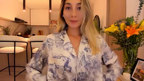 Snapshot of emyconneer chatting on February 12, 2:56 am emyconneer online show from February 12, 2:56 am