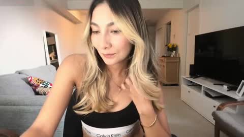 Snapshot of emyconneer chatting on September 25, 8:50 pm emyconneer online show from September 25, 8:50 pm