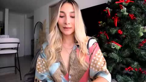 Snapshot of emyconneer chatting on December 13, 1:55 pm emyconneer online show from December 13, 1:55 pm