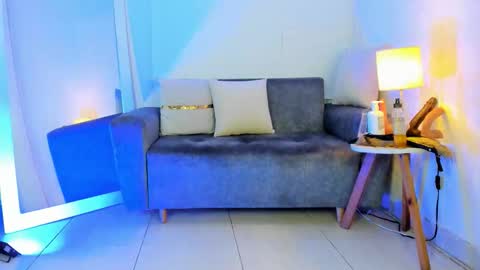 EMYLY  online show from January 18, 12:07 am