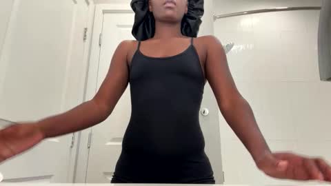 Enchantress online show from February 3, 5:27 am