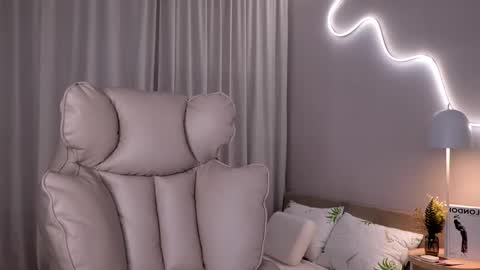 entya online show from November 22, 8:17 am