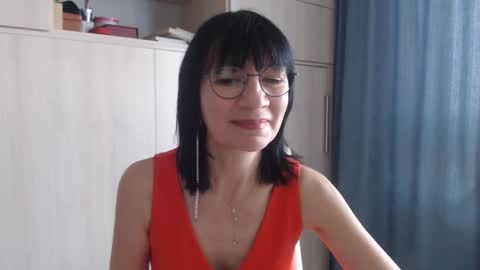 ericablack8 online show from September 16, 9:39 am