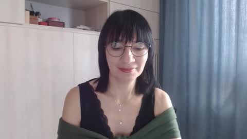ericablack8 online show from September 18, 9:41 am