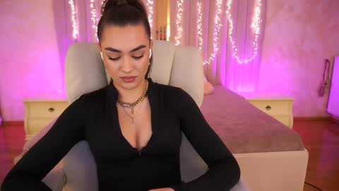 Erica online show from February 6, 3:26 pm