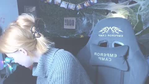 erikabrian online show from October 22, 1:43 am