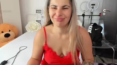 eroticsensualkitty4u online show from September 22, 6:34 am