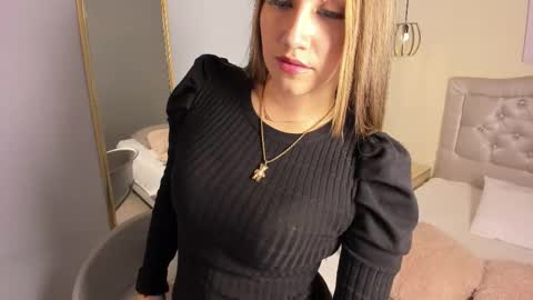 Escarlet online show from November 11, 1:41 pm