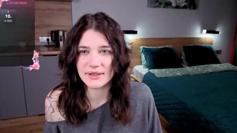 EshleGreen online show from November 21, 2:08 pm