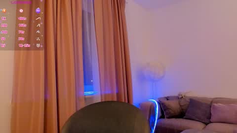 Esmi online show from December 16, 3:51 pm