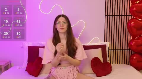 Ester online show from February 10, 9:15 pm