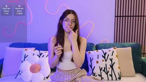 Ester online show from February 27, 9:25 pm