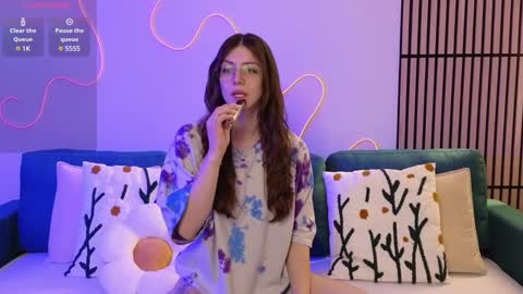 Ester online show from February 24, 9:09 pm