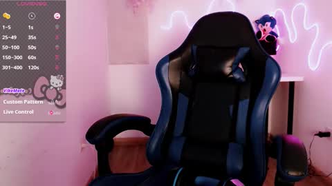 Moon online show from December 16, 8:04 pm