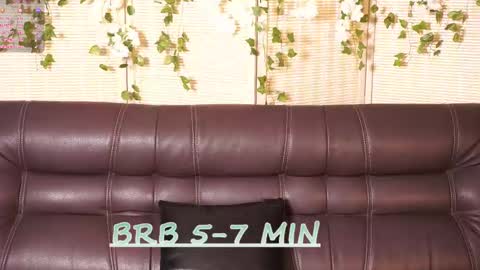 Snapshot of euphoria_girls chatting on October 23, 5:41 pm check about me online show from October 23, 5:41 pm