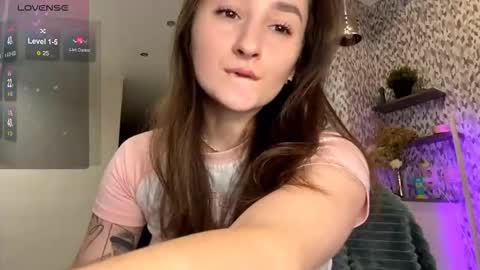Snapshot of eva_elfis chatting on October 24, 9:44 pm Eva  online show from October 24, 9:44 pm