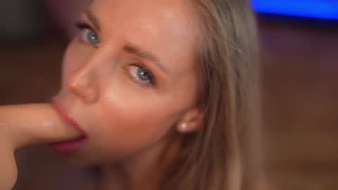 Eva online show from November 14, 8:42 pm