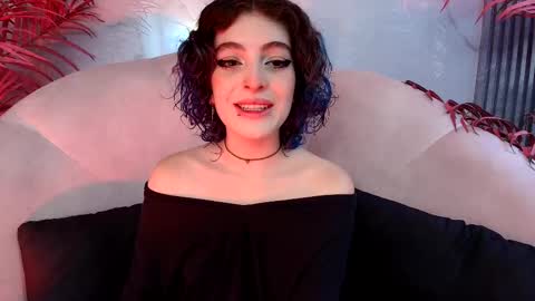 E V A online show from October 24, 8:16 pm