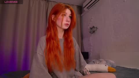 Snapshot of evaa_moonn_ chatting on January 19, 4:01 am Eva online show from January 19, 4:01 am