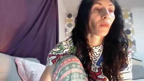 Snapshot of evacrisxxx chatting on October 11, 12:59 am hornycrissyyourlove online show from October 11, 12:59 am