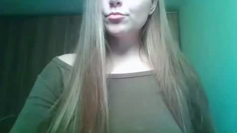 evasapples2026 online show from February 11, 11:17 pm