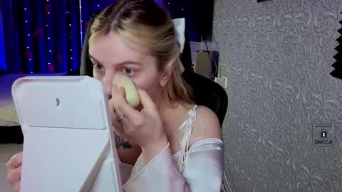 evavibe online show from February 11, 4:14 am