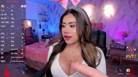 Eveline  online show from October 27, 7:30 pm