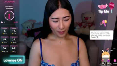 Evelyn online show from December 2, 4:20 pm