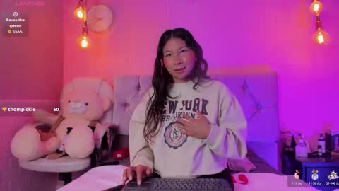 Snapshot of evelyn_flores1 chatting on October 25, 8:37 pm   online show from October 25, 8:37 pm