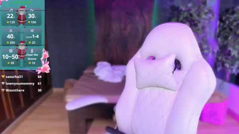  Evelyn  online show from December 18, 11:48 am