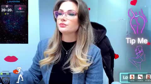 evelyne_rose online show from January 18, 6:43 am