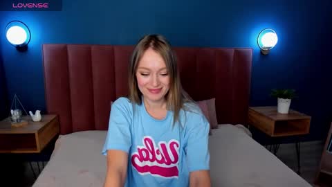 Evelyn online show from September 18, 1:26 am