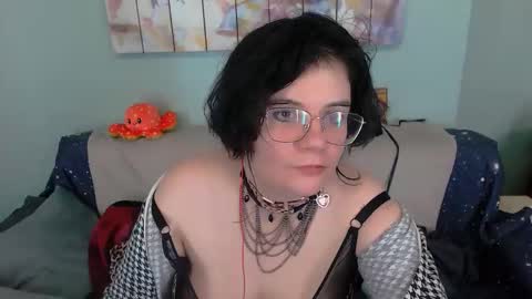 Everly online show from December 20, 4:55 pm