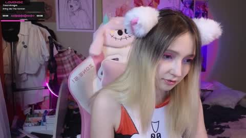 Evie online show from February 12, 8:29 pm