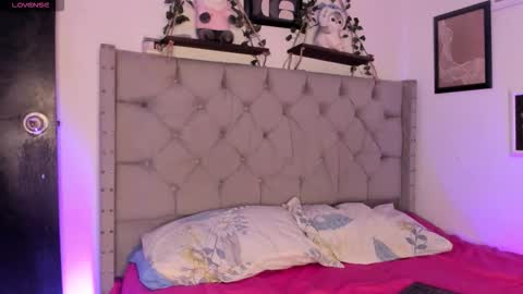 Ivi Alejandra  online show from December 14, 8:36 pm