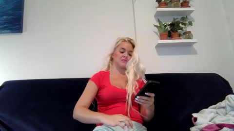 Badblondebunny online show from December 31, 12:32 am