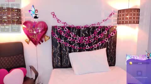 evvaa_moon online show from February 10, 12:30 pm