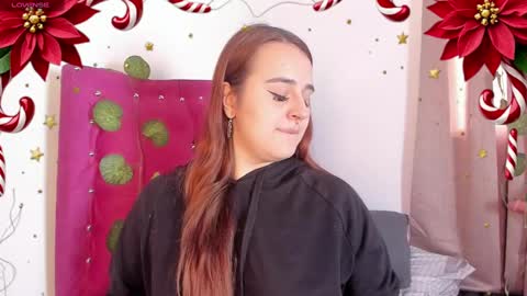 Snapshot of evy_orange1 chatting on December 27, 4:44 pm EVY online show from December 27, 4:44 pm