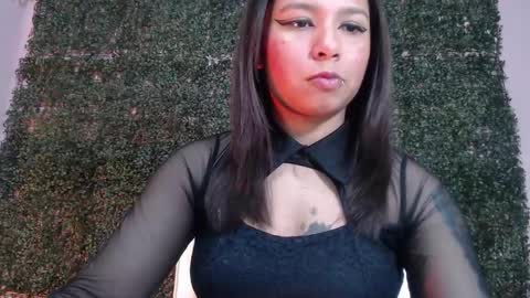 Im Evy online show from February 6, 5:27 pm