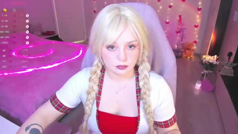 Snapshot of exhoneyangel chatting on February 24, 10:02 am  Amy  online show from February 24, 10:02 am