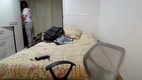 Aimee online show from December 21, 2:09 am