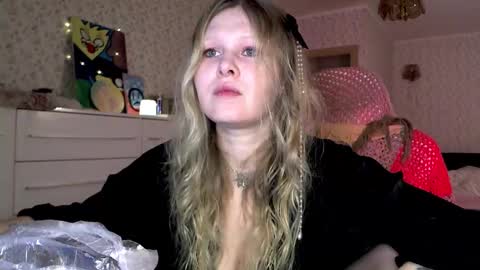 Arisha online show from October 28, 6:03 pm