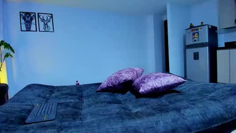 felicity_rendon01 online show from February 12, 11:41 pm