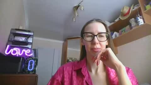 feraliss online show from February 7, 10:52 am