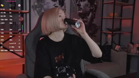 Rey online show from November 9, 2:02 pm