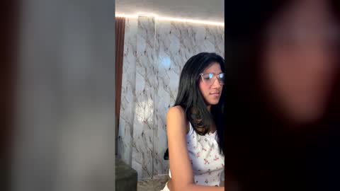 Freyja  online show from February 14, 1:51 am