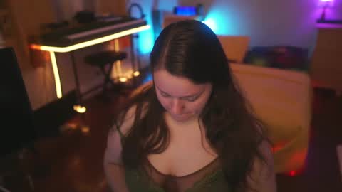 Lio Roxy online show from November 2, 4:27 am