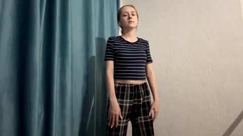 Emma online show from February 25, 1:26 am